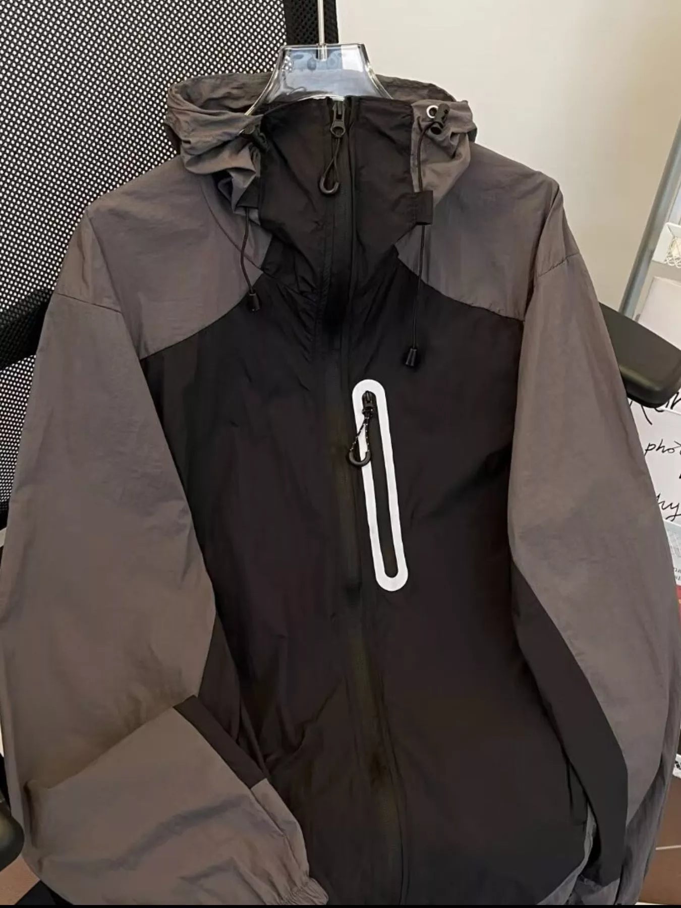 Men's Color Block Windproof Hooded Jacket - Image 4