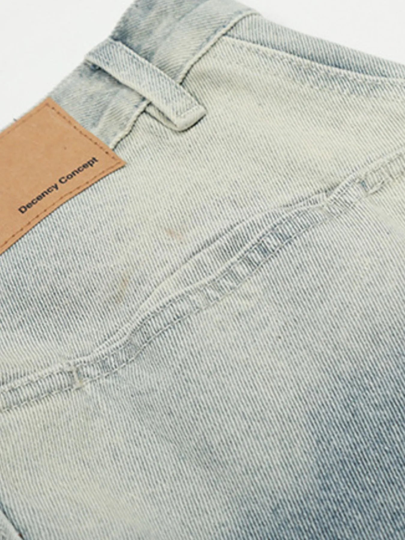 Men's Washed Curved Jeans with Contemporary Fade - Image 5